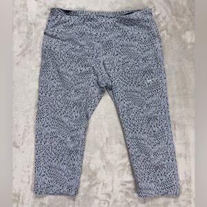 Nike Dri-Fit Gray Pattern Capri Leggings Women M Workout Running Yoga
